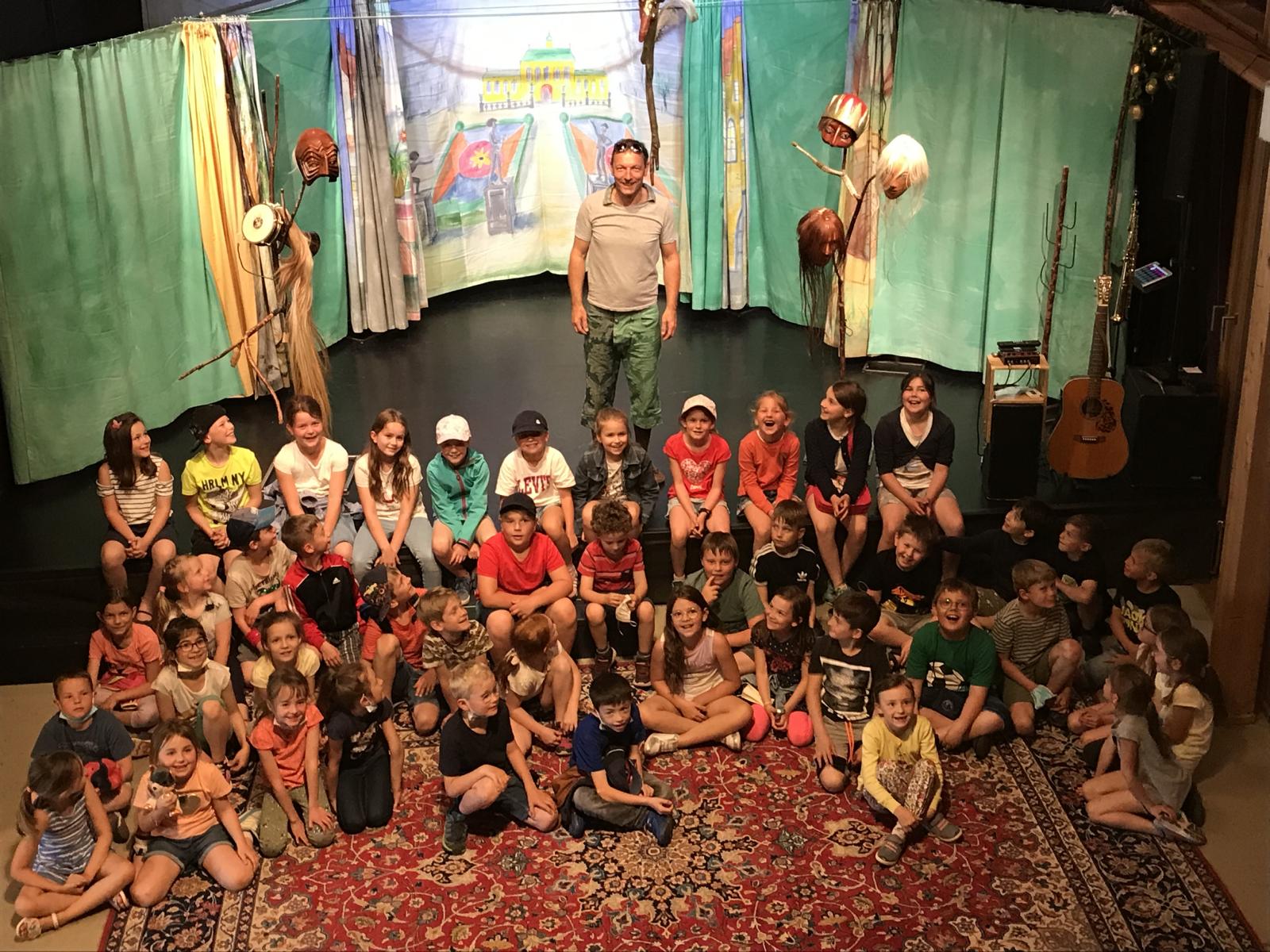 Theater Maskara