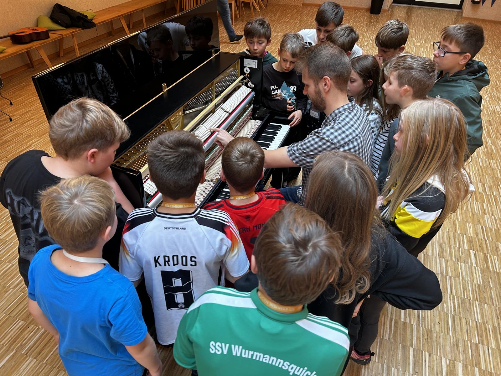 Mittelschule Wurmannsquick in Freyung – Volksmusik mit Tom und Basti