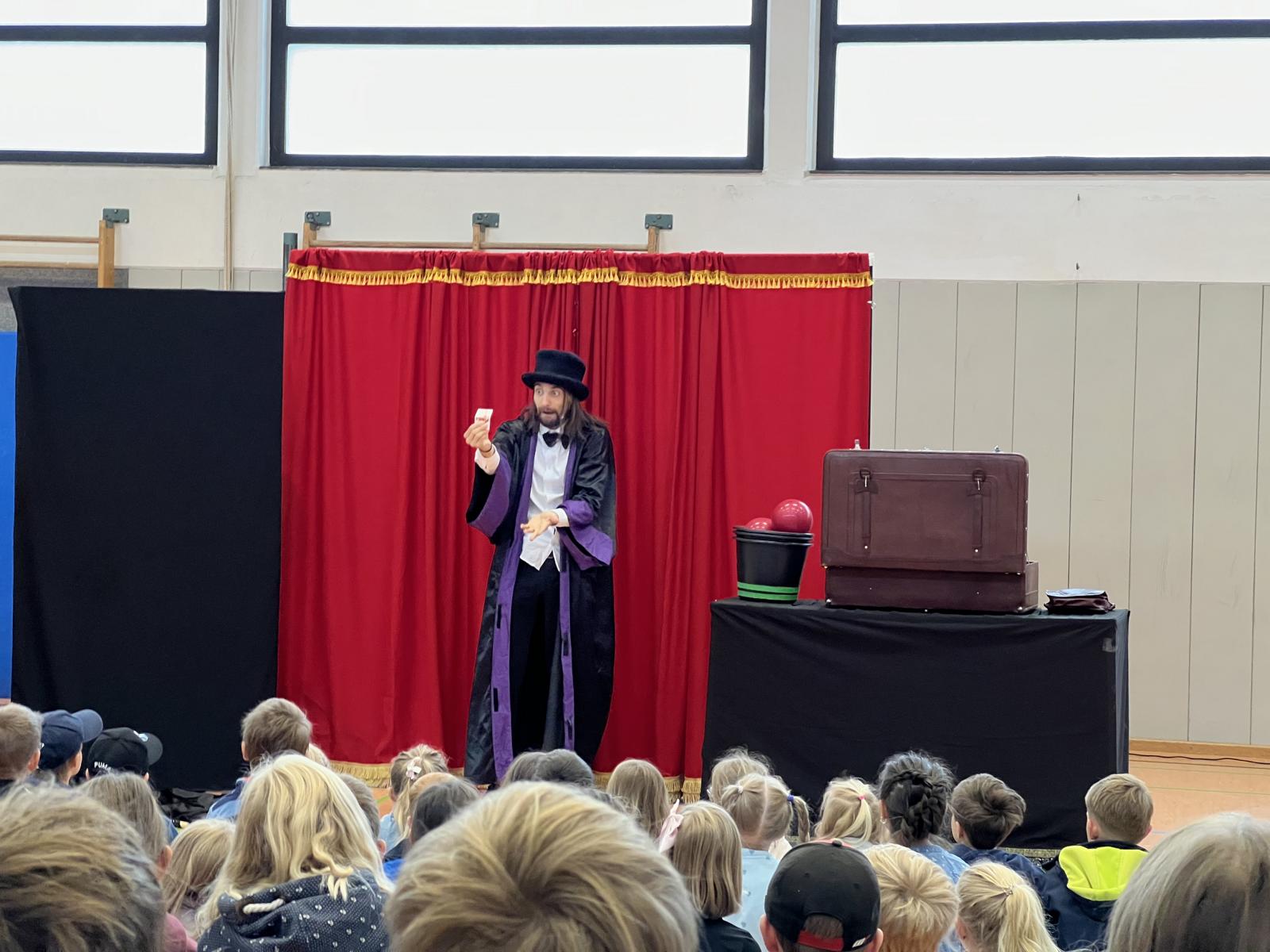 Die große Zaubershow des Ala Labama